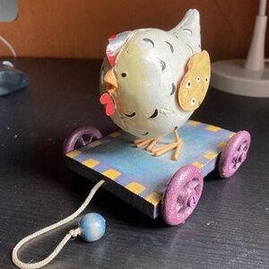 METAL COLLECT. HEN GANZ ON wheels by innovation "MES AMIS" VINTAGE  PULL TOY